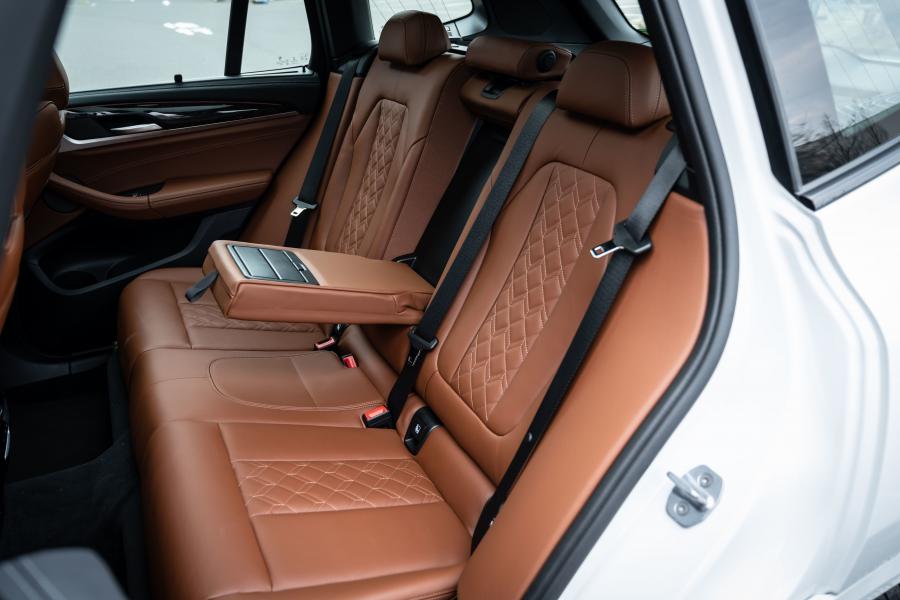 Интерьер BMW X3 M40d (G01) 2019 года  (JP) (фото 21 из 28)